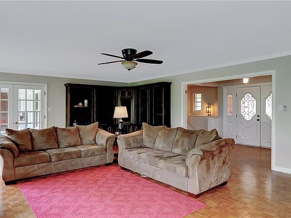 5th image of 717 Westwood Dr