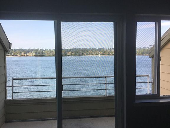 Looking outside from the livingroom (Huge storage area to th
