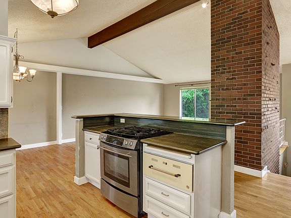 4th image of 1204 150th Ave NE