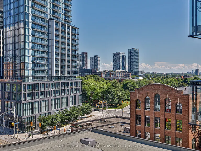 318 King St E #803 — Photo 20