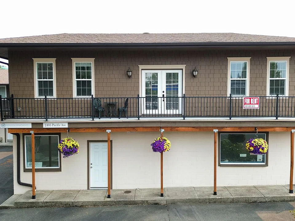 2405 Pacific Ave