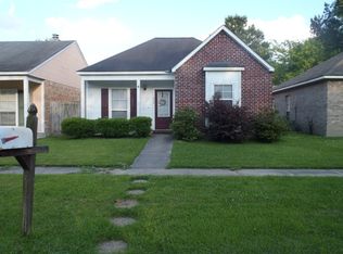 341 Meadow Crossing Dr, Baton Rouge, LA 70820