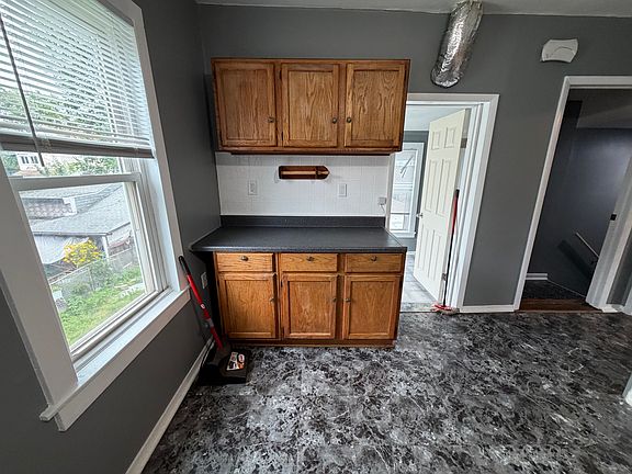 5th image of 10440 S Torrence Ave #2R