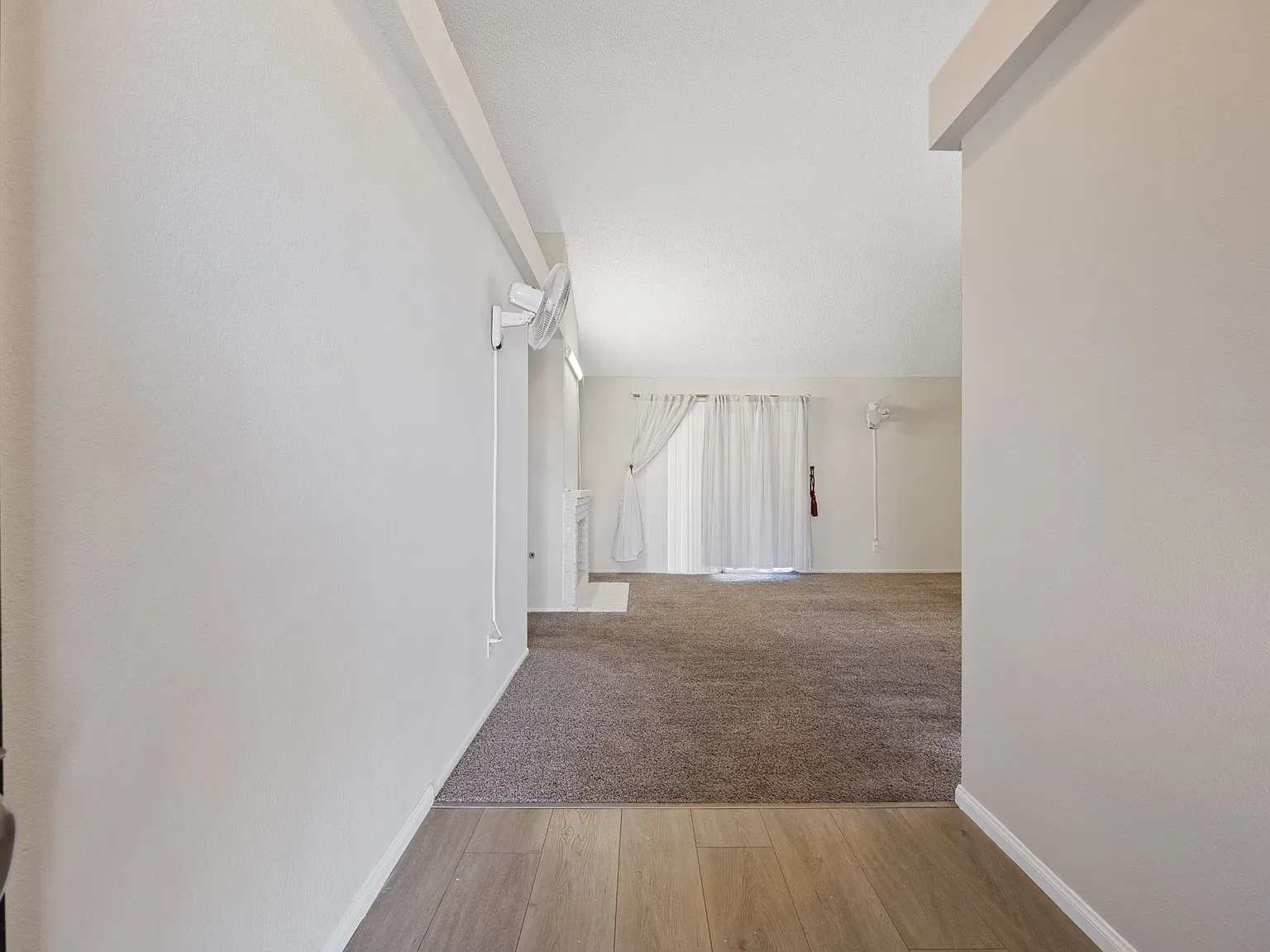 4 bed, 1327 sqft, $2,600 — Photo 2