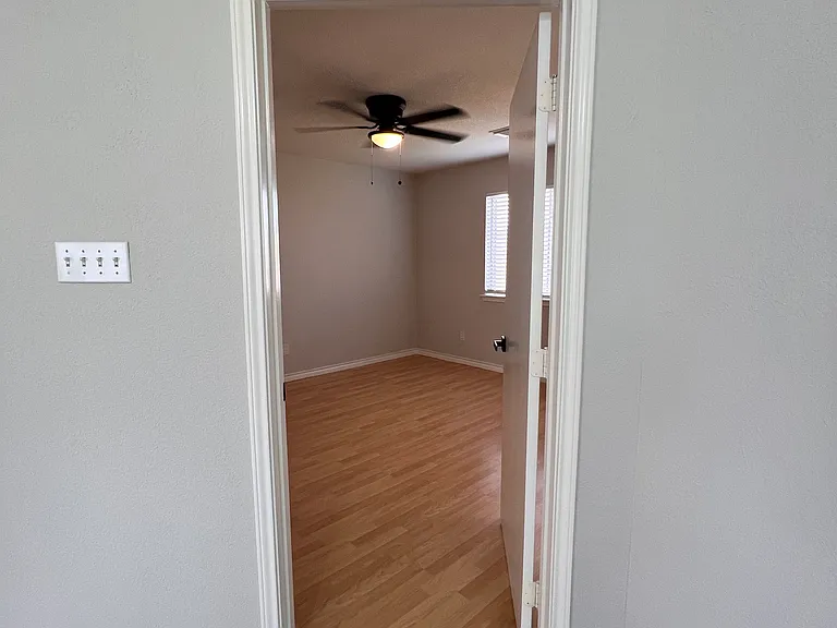 5818 Toddington Rd — Photo 16