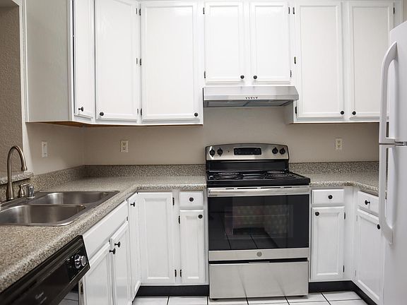 2nd image of 4661 Albany Cir APT 101