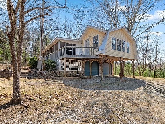 4th image of 1262 Maple Grove Rd