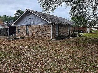 9 Hidalgo Cir, Wake Village, TX 75501