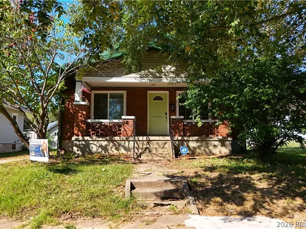 205 S Grand Ave, Eldon, MO 65026