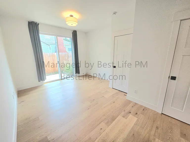 310 NE 58th Ave — Photo 9