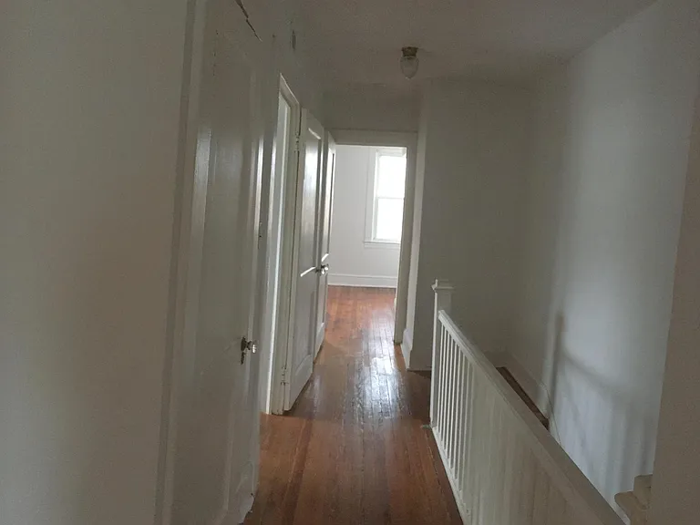 2904 Chesley Ave — Photo 15
