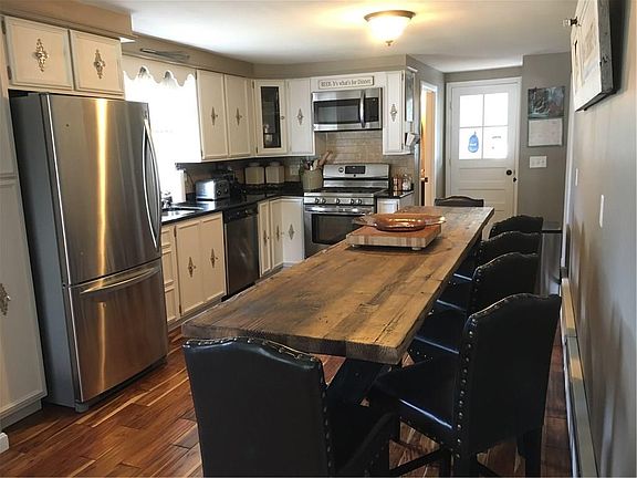 4th image of 179 Monterey Dr