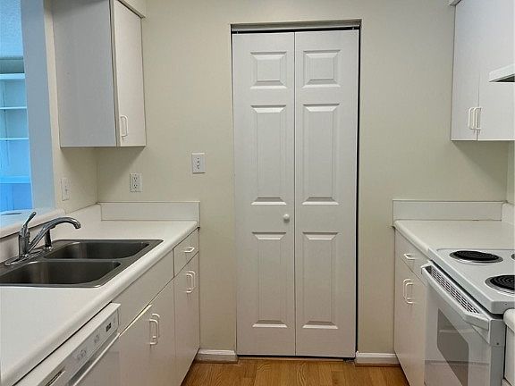 5th image of 206 Queens Cres