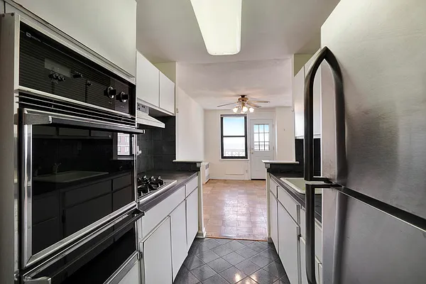 Sold by Compass | media 25