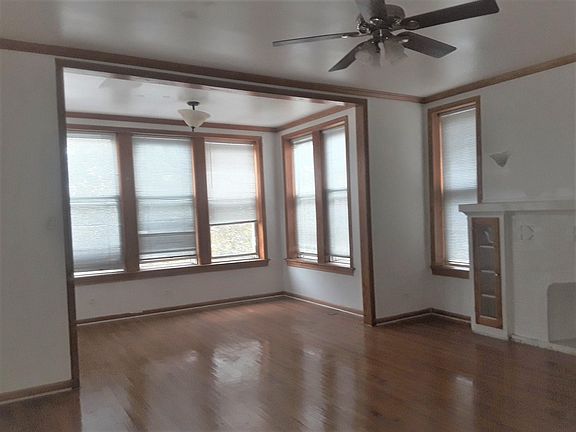 2nd image of 6315 N Claremont Ave APT 3