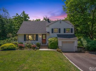 105 Overbrook Rd, Piscataway, NJ 08854