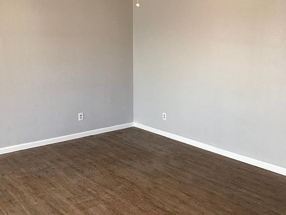 3rd image of 8201 Riverstone Dr APT B
