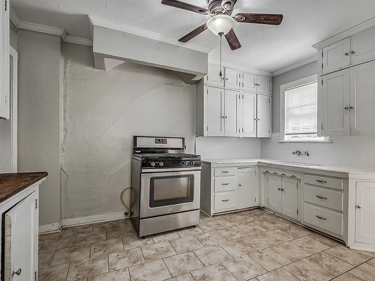 1803 NW 22nd Street - 2301 N. Florida — Photo 13