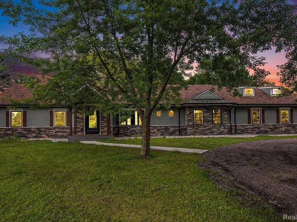 1282 Van Vleet Rd, Flushing, MI 48433