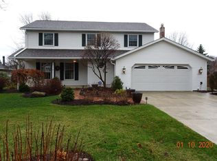 917 Dominion Dr, Westlake, OH 44145