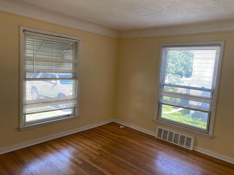 2nd image of 26225 Pennie St