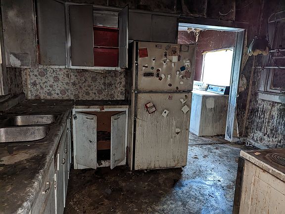 5th image of 1417 W 32nd St
