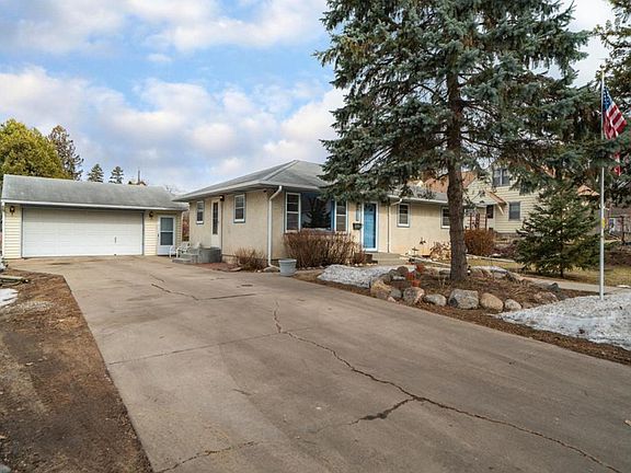 2nd image of 2547 2nd Ave E