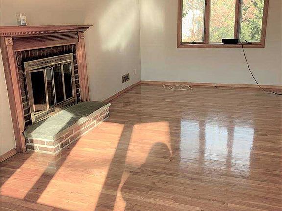 4th image of 9 New Dorp Pl