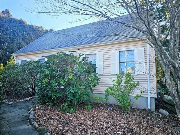 18 Brookside Rd, Westerly, RI 02891