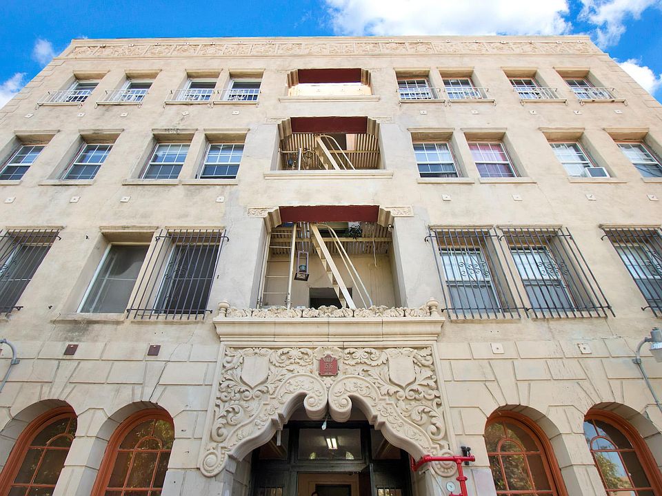 2nd image of 1516 N Hobart Blvd #0B-1Ba-450Sqft