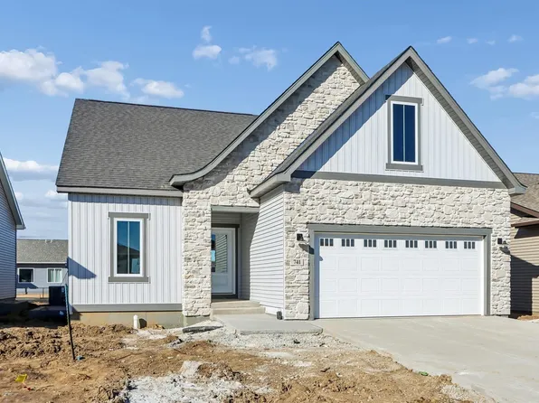 741 Chamberlin Ln, North Liberty, IA 52317