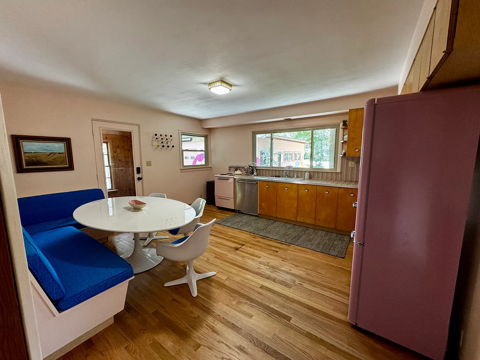 2 bed, 850 sqft, $1,800 — Photo 3