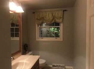 48 Maple St, Clarendon Hills, IL 60514