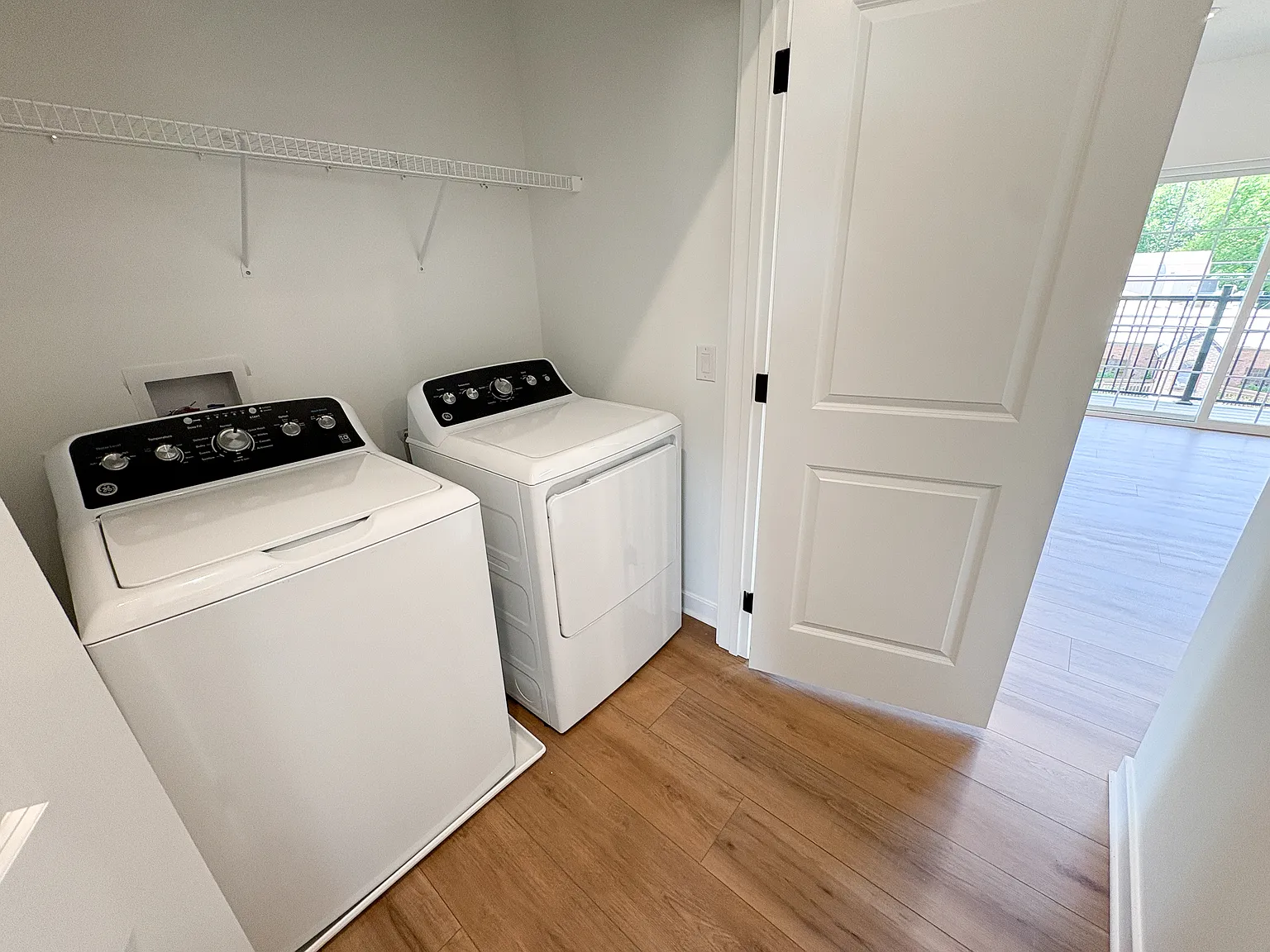 2 bed, 1025 sqft, $2,599 — Photo 4