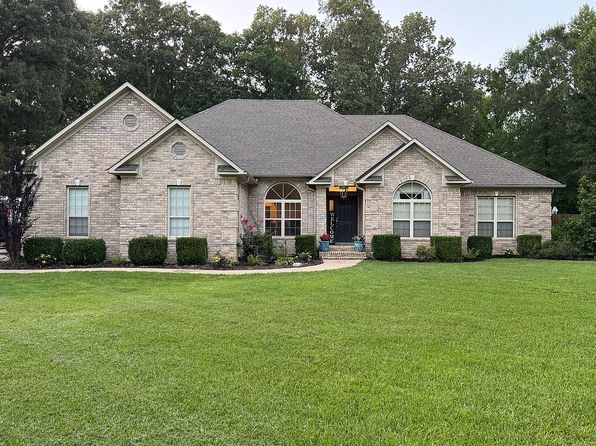 20 Majestic Valley Dr