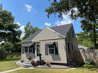 1024 Sparrow Ave, Lansing, MI 48910