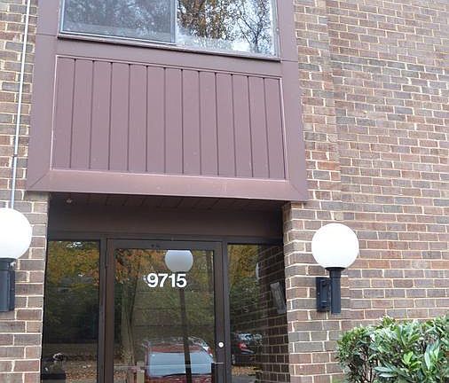2nd image of 9715 Kings Crown Ct