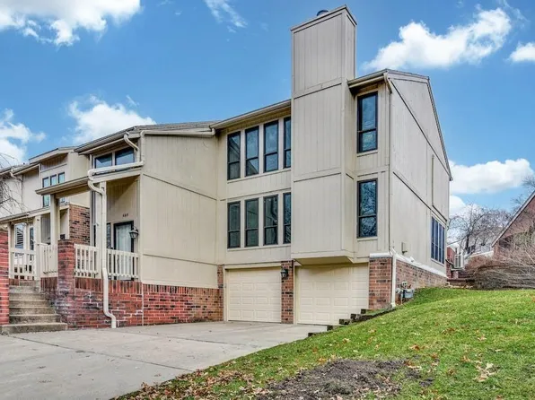 6219 Ash St, Mission, KS 66205