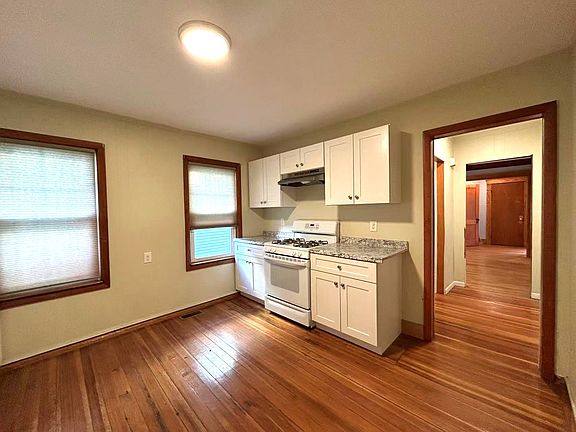3rd image of 97 Bowdoin St Floor 1