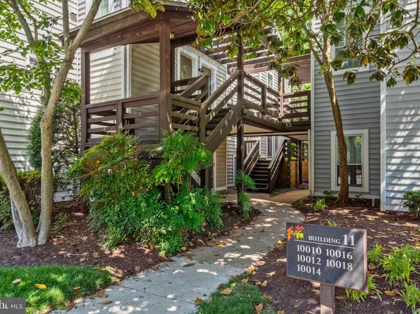 10026 Oakton Terrace Rd, Oakton, VA 22124