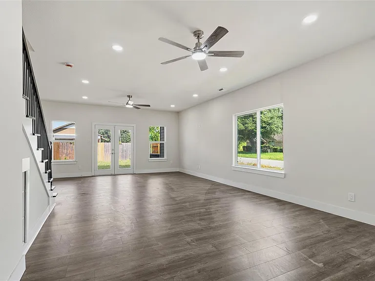 8027 Virgil St — Photo 16