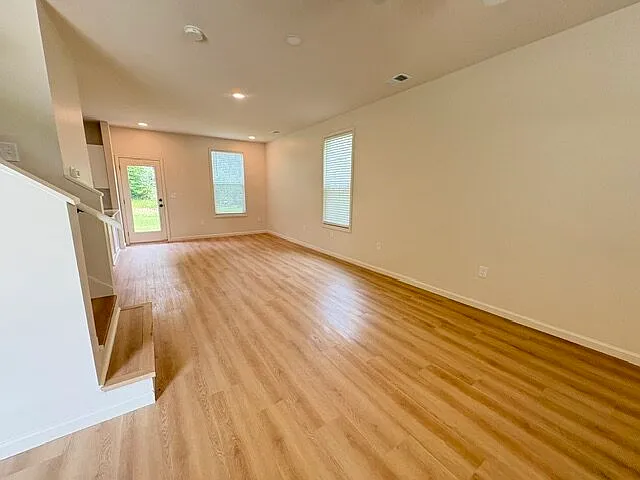 215 W Chappell — Photo 3