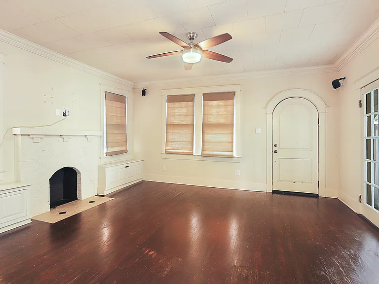 610 Avenue B — Photo 7