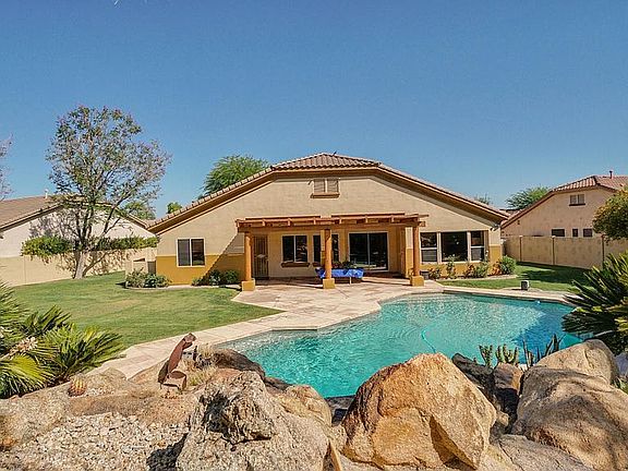 4th image of 8232 W Carlota Ln