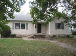 204 E Piankishaw St, Paola, KS 66071
