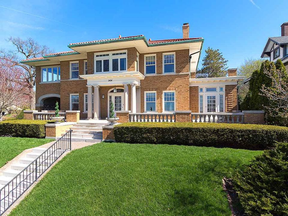 2434 E River Dr, Davenport, IA 52803 Zillow