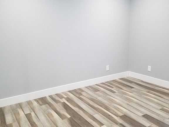 5th image of 10579 Tamarack Ave