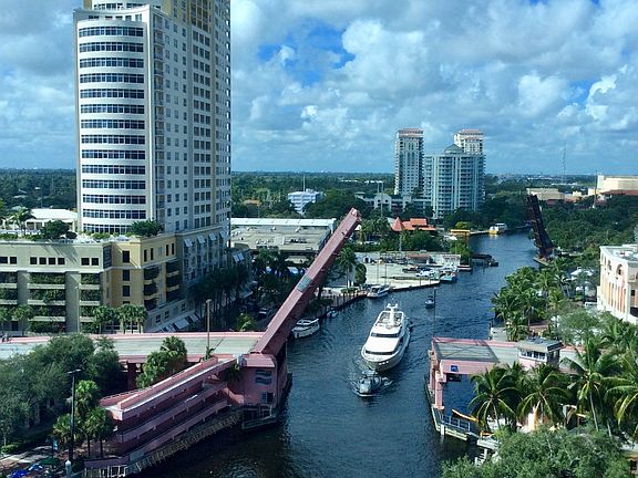 5th image of 333 Las Olas Way APT 1201
