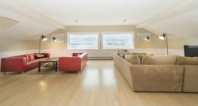 85 Brown Ave