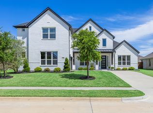 729 Lemmon Ln, Forney, TX 75126